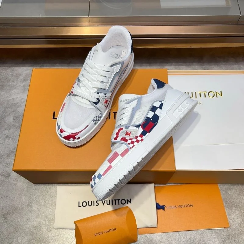 Fashionable Louis Vuitton Trainer Sneaker 30424