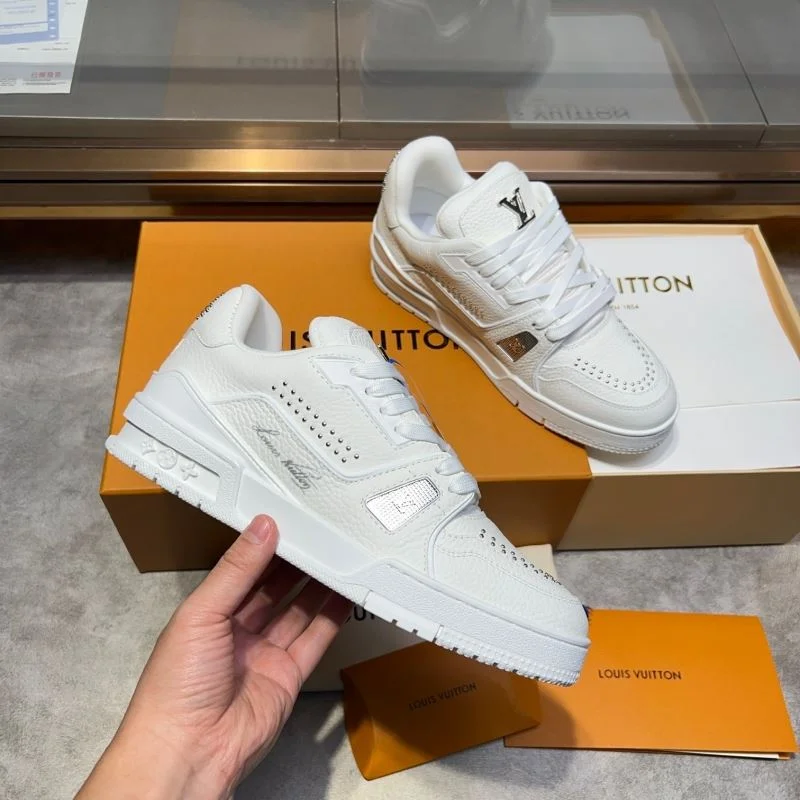 Vibrant Louis Vuitton Trainer Sneaker 30423