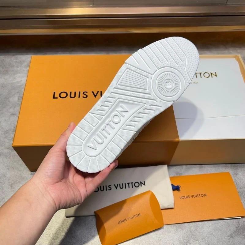 Vibrant Louis Vuitton Trainer Sneaker 30423