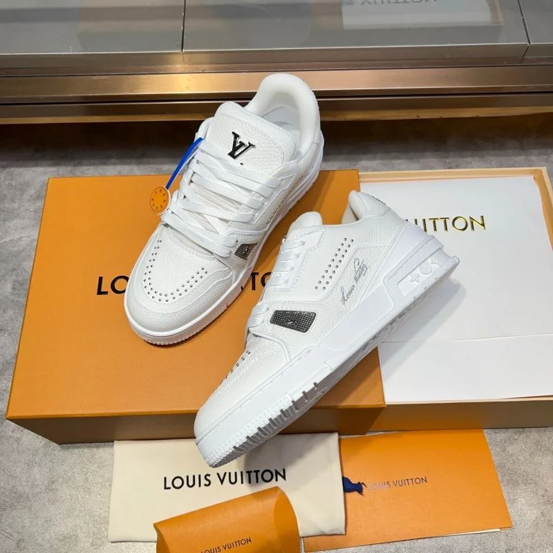 Vibrant Louis Vuitton Trainer Sneaker 30423