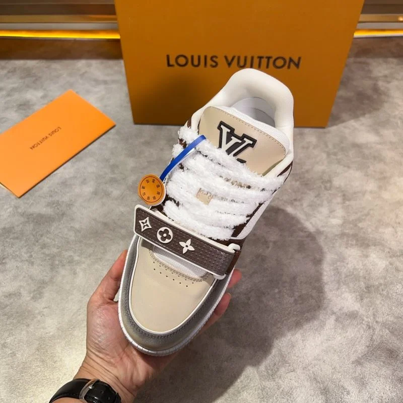 Louis Vuitton Trainer Sneaker DailyWear 30406