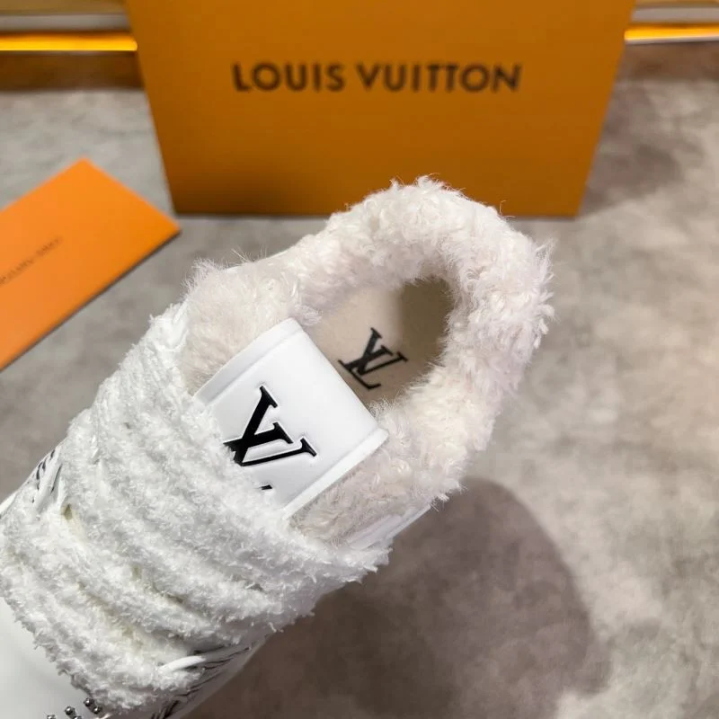Effortless Louis Vuitton Trainer Sneaker 30394