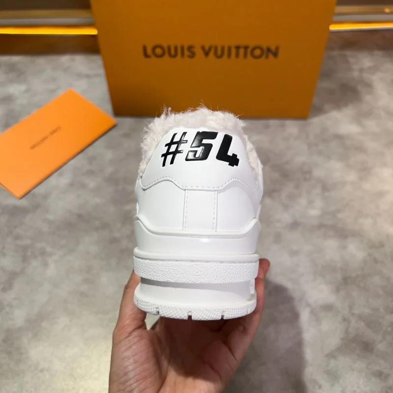 Effortless Louis Vuitton Trainer Sneaker 30394
