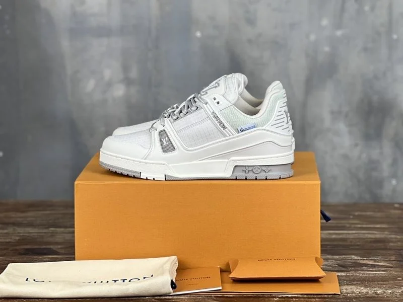 Durable Louis Vuitton Trainer Sneaker 30396