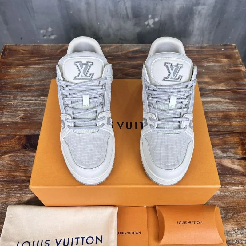 Durable Louis Vuitton Trainer Sneaker 30396