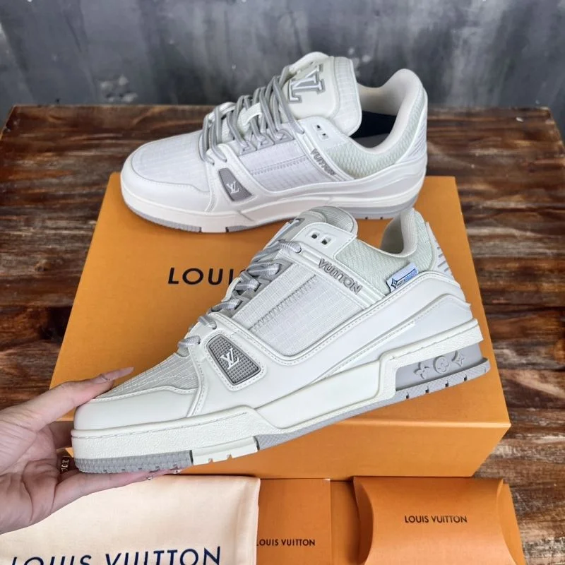 Durable Louis Vuitton Trainer Sneaker 30396