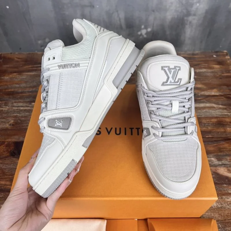 Durable Louis Vuitton Trainer Sneaker 30396