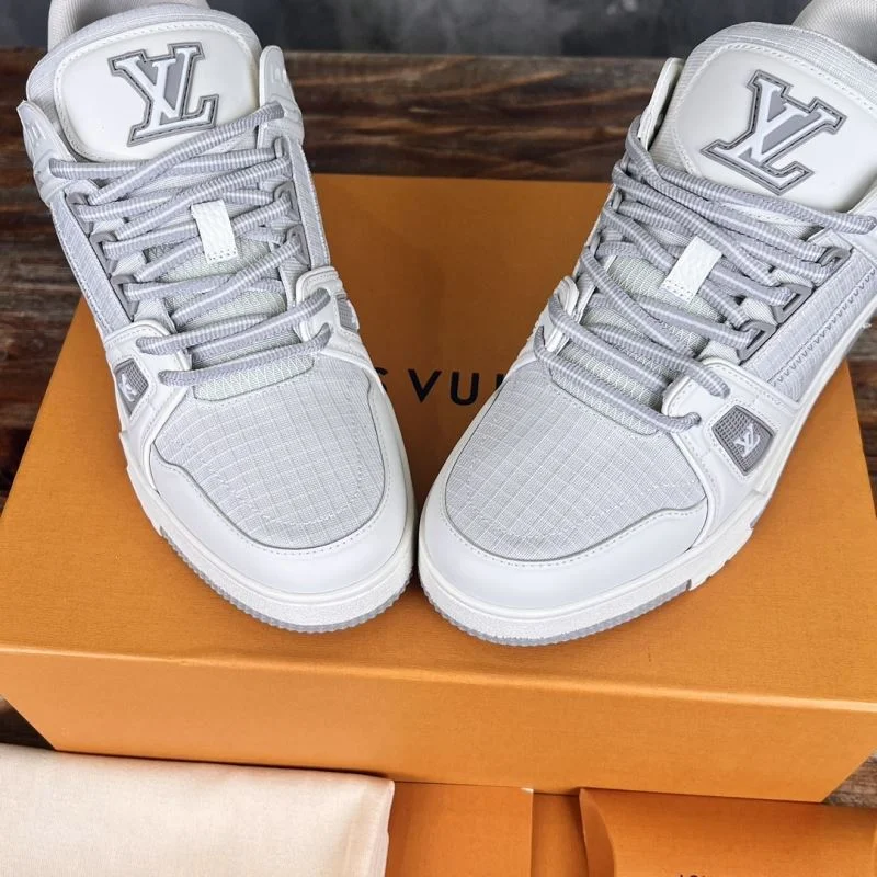 Durable Louis Vuitton Trainer Sneaker 30396