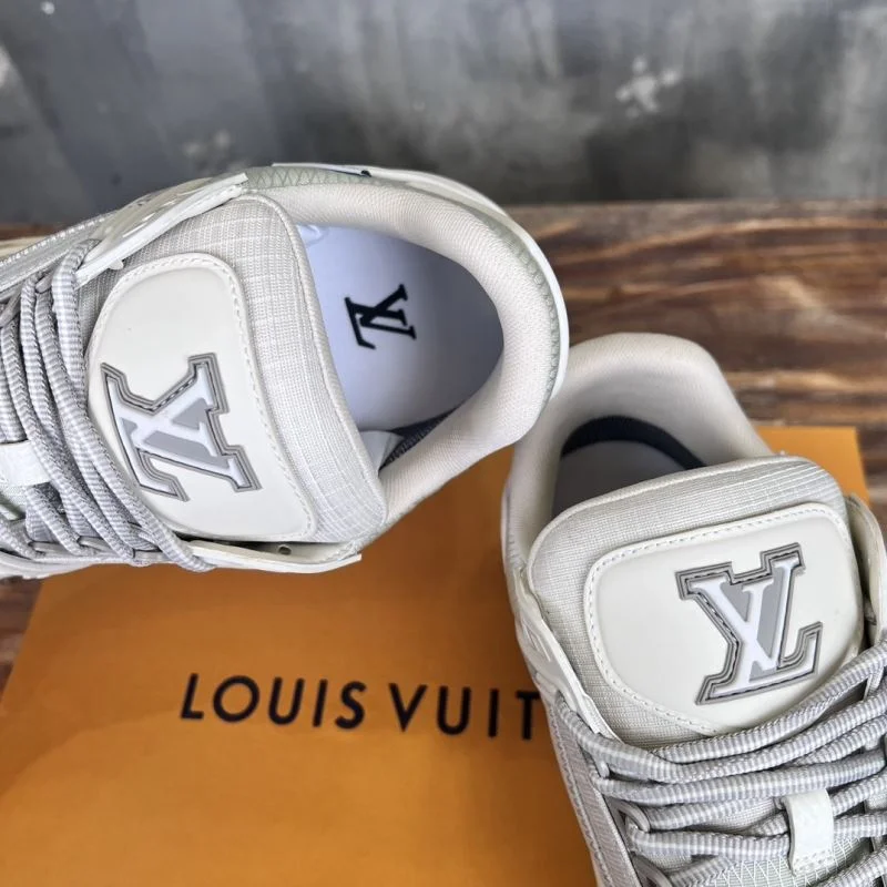 Durable Louis Vuitton Trainer Sneaker 30396