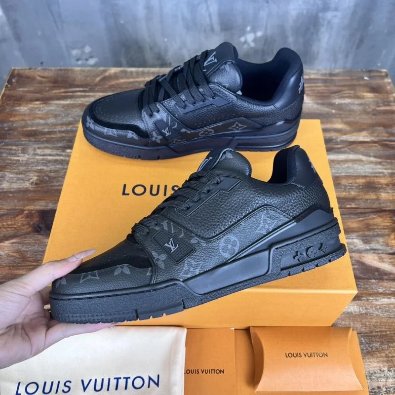 Soft Louis Vuitton Trainer Sneaker 30392