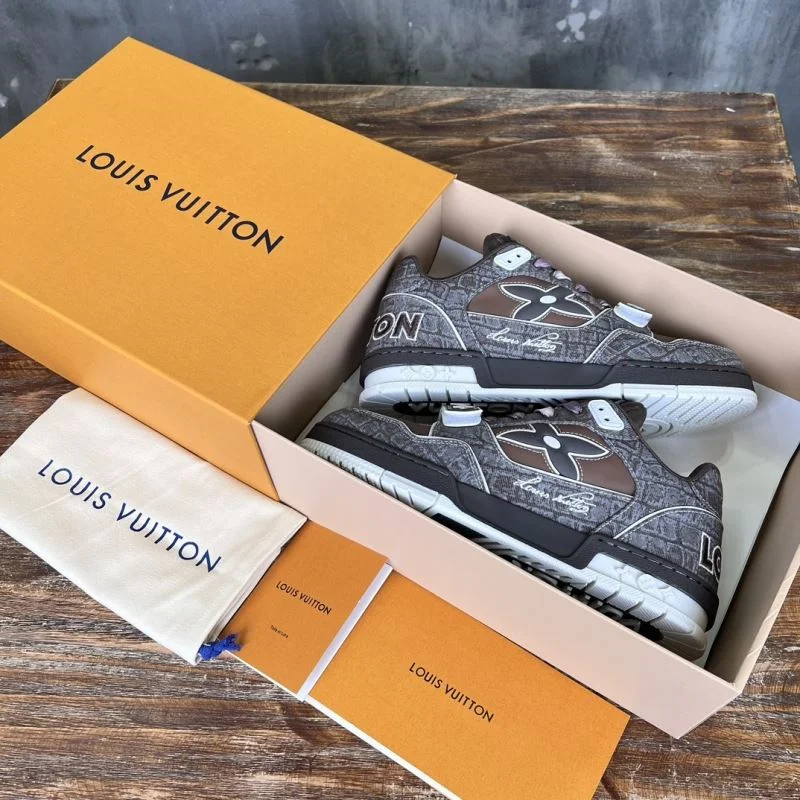 HighQuality Louis Vuitton Trainer Sneaker 30390