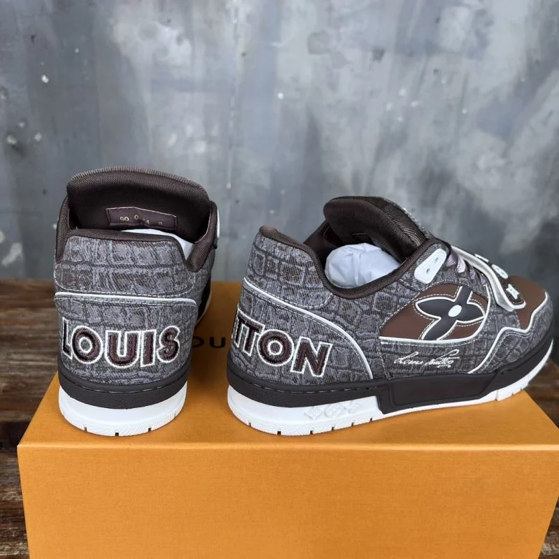 HighQuality Louis Vuitton Trainer Sneaker 30390