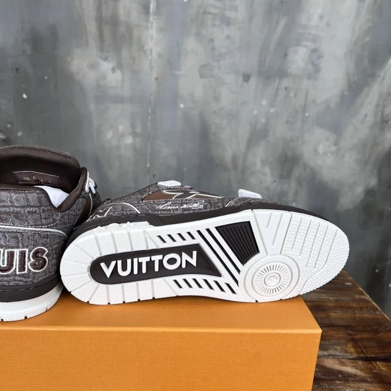 HighQuality Louis Vuitton Trainer Sneaker 30390