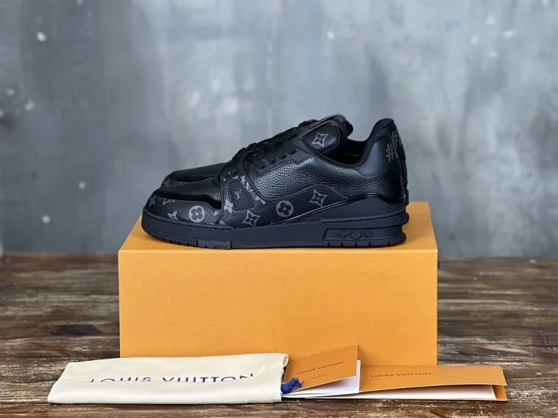 Louis Vuitton Trainer Sneaker TimelessDesign 30391