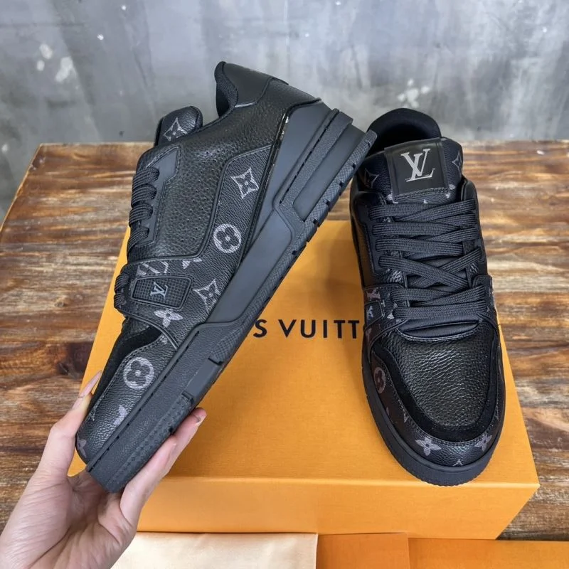 Louis Vuitton Trainer Sneaker TimelessDesign 30391