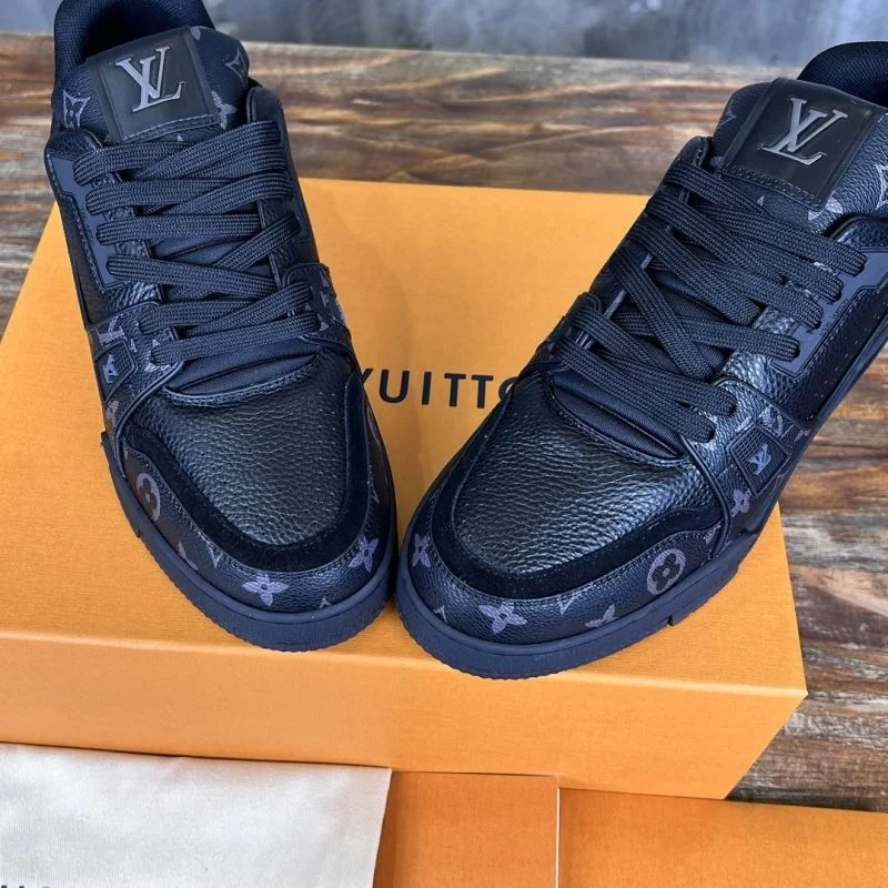 Louis Vuitton Trainer Sneaker TimelessDesign 30391