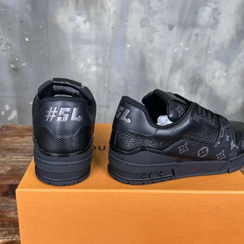 Louis Vuitton Trainer Sneaker TimelessDesign 30391