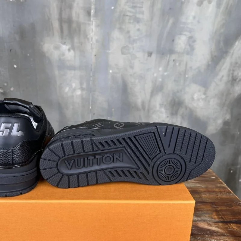 Louis Vuitton Trainer Sneaker TimelessDesign 30391