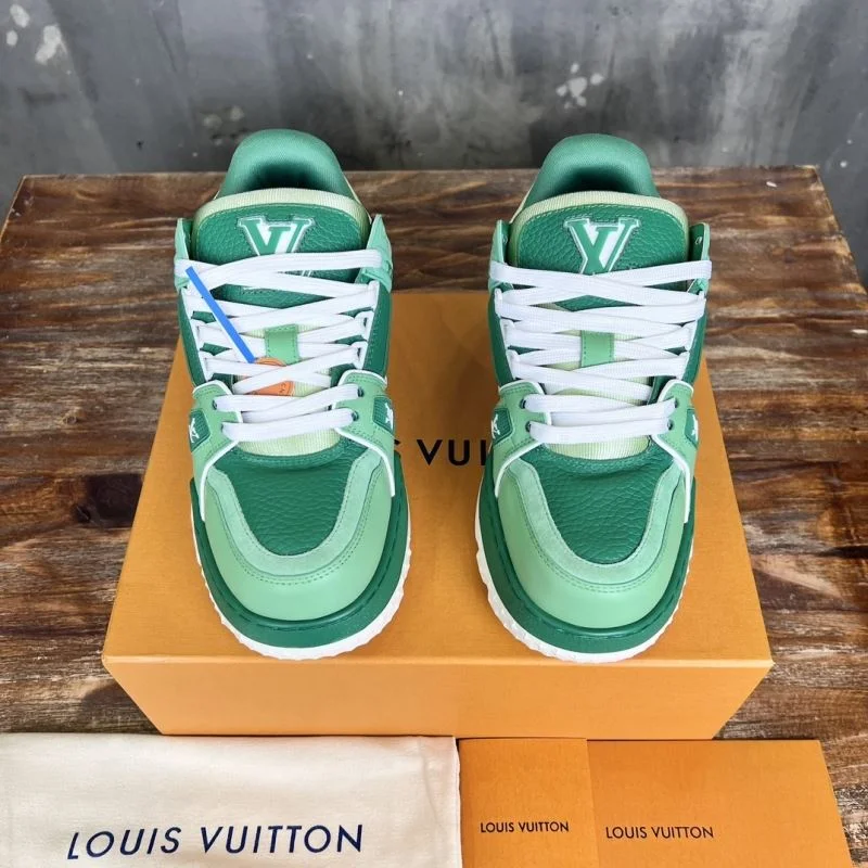 Louis Vuitton Trainer Sneaker FashionForward 30386