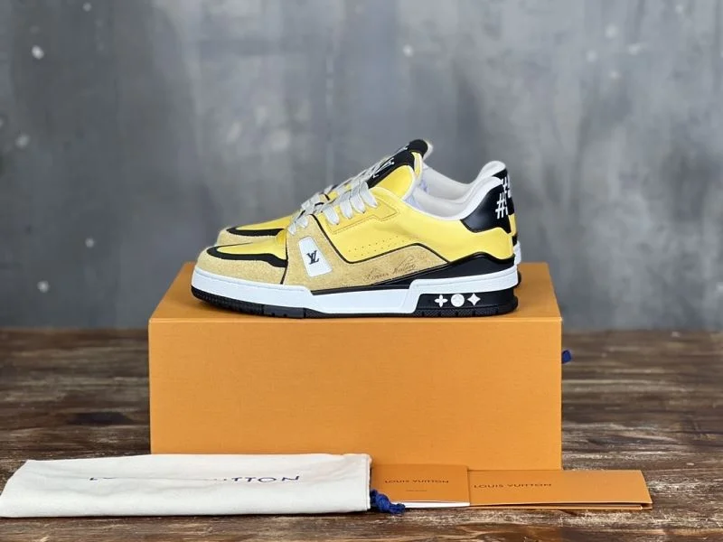 Modern Louis Vuitton Trainer Sneaker 30383
