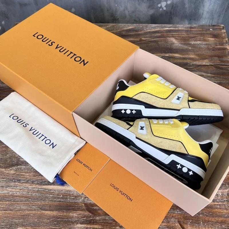 Modern Louis Vuitton Trainer Sneaker 30383