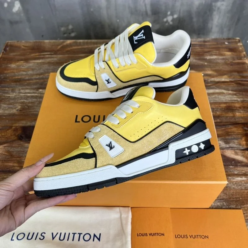 Modern Louis Vuitton Trainer Sneaker 30383