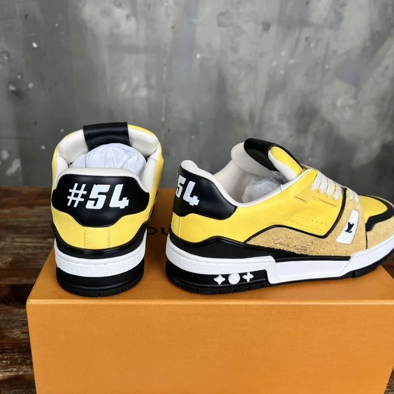 Modern Louis Vuitton Trainer Sneaker 30383