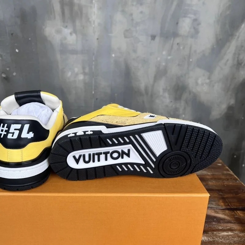 Modern Louis Vuitton Trainer Sneaker 30383