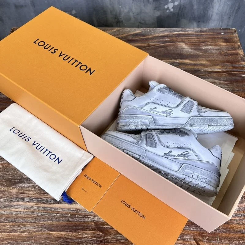 Minimalist Louis Vuitton Trainer Sneaker 30323