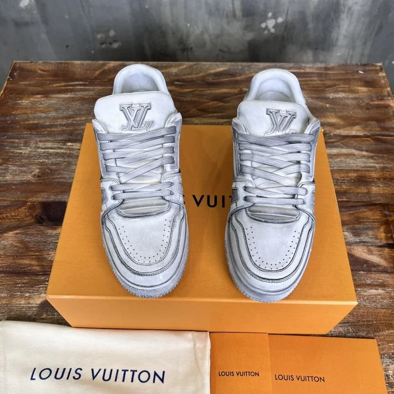 Minimalist Louis Vuitton Trainer Sneaker 30323