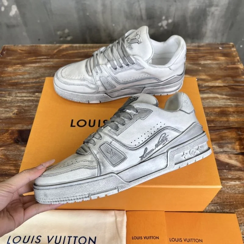 Minimalist Louis Vuitton Trainer Sneaker 30323
