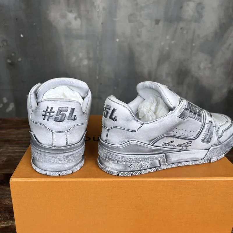 Minimalist Louis Vuitton Trainer Sneaker 30323