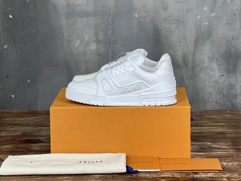 SmoothTexture Louis Vuitton Trainer Sneaker 30382