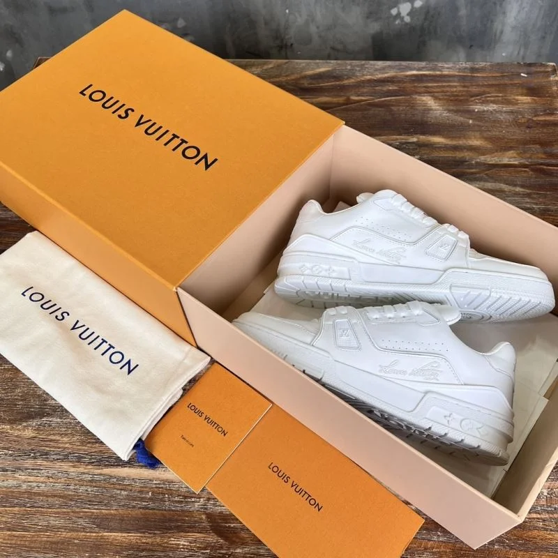 SmoothTexture Louis Vuitton Trainer Sneaker 30382