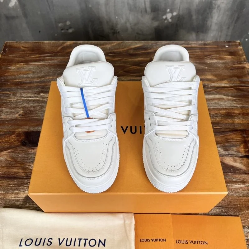 SmoothTexture Louis Vuitton Trainer Sneaker 30382