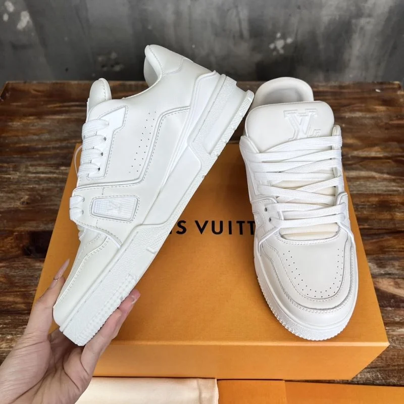 SmoothTexture Louis Vuitton Trainer Sneaker 30382
