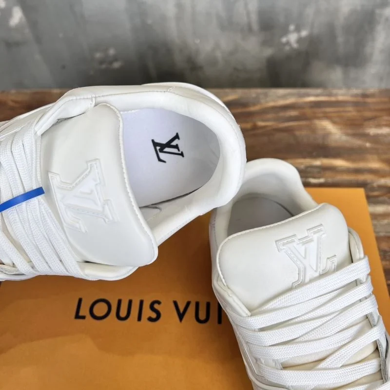 SmoothTexture Louis Vuitton Trainer Sneaker 30382