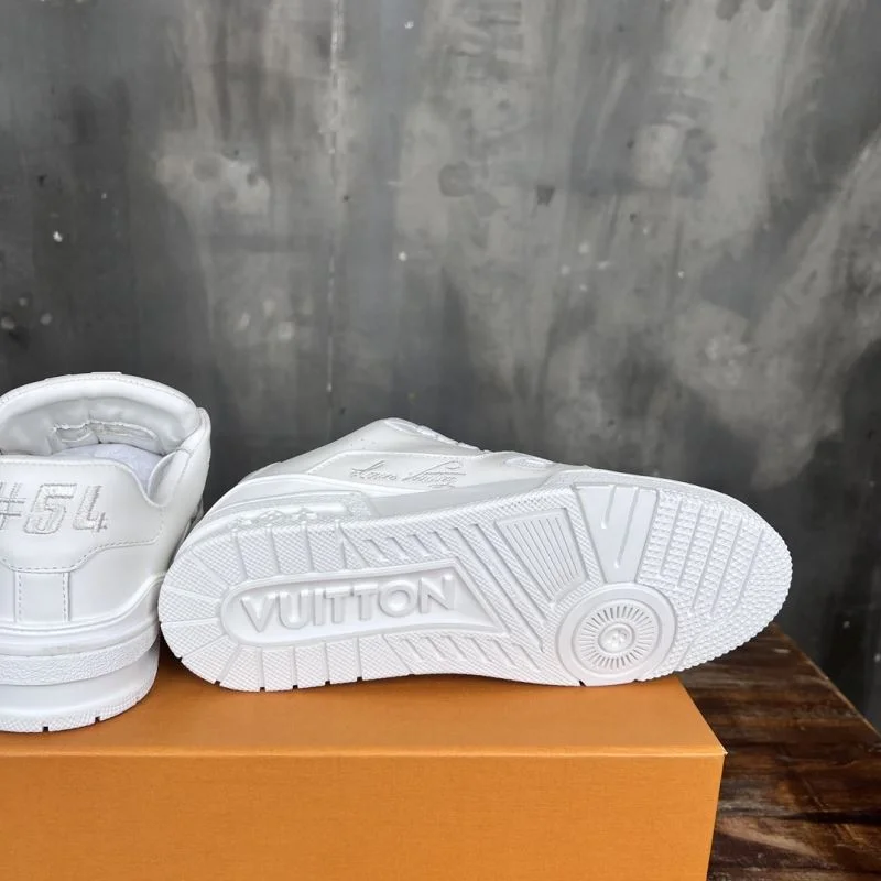 SmoothTexture Louis Vuitton Trainer Sneaker 30382