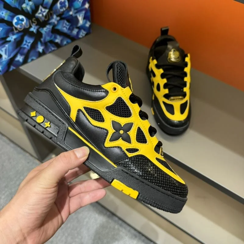 Functional Louis Vuitton Trainer Sneaker 30379