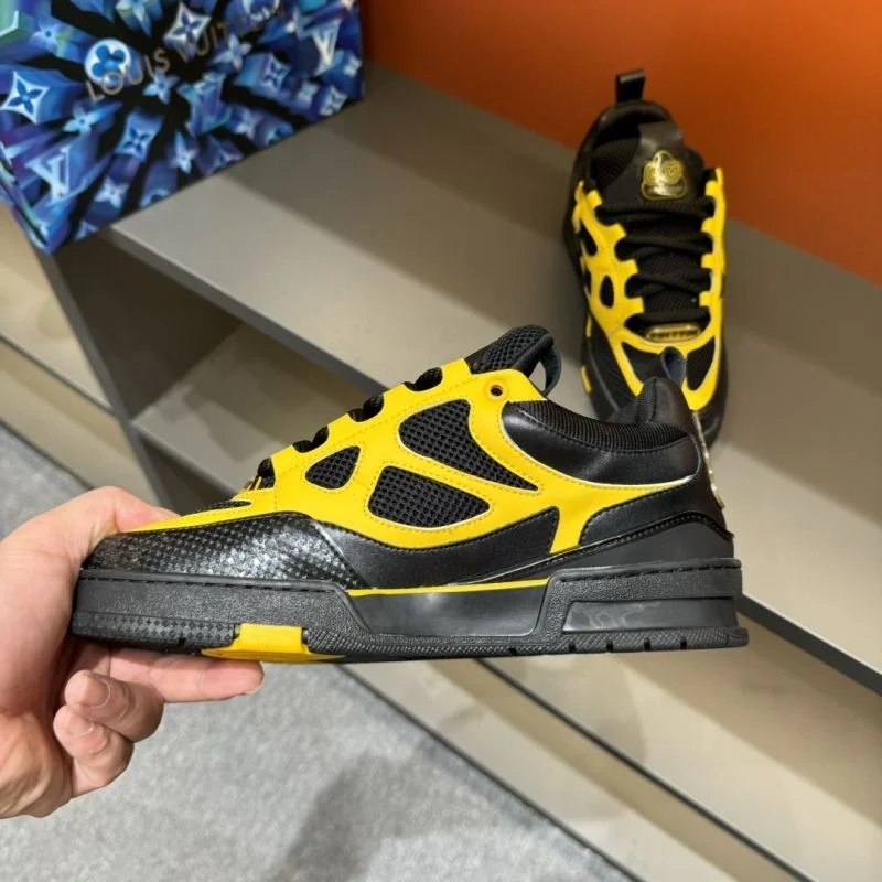 Functional Louis Vuitton Trainer Sneaker 30379
