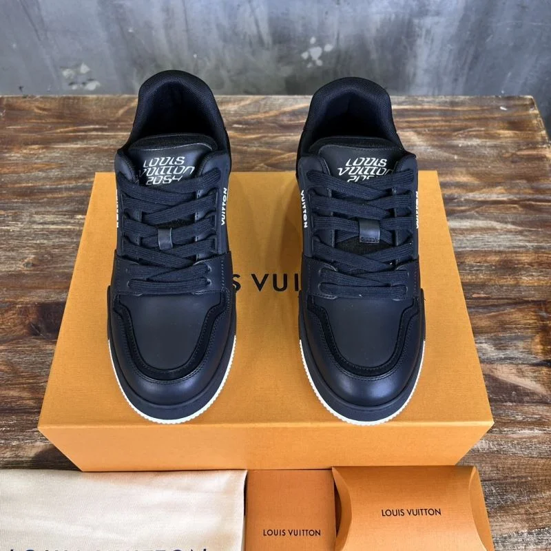 Popular Louis Vuitton Trainer Sneaker 30374