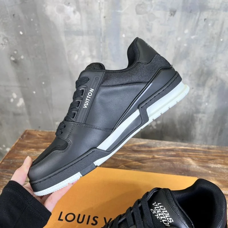 Popular Louis Vuitton Trainer Sneaker 30374