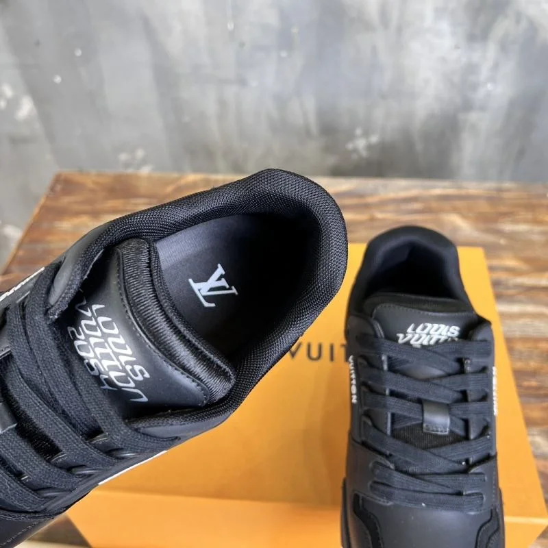 Popular Louis Vuitton Trainer Sneaker 30374