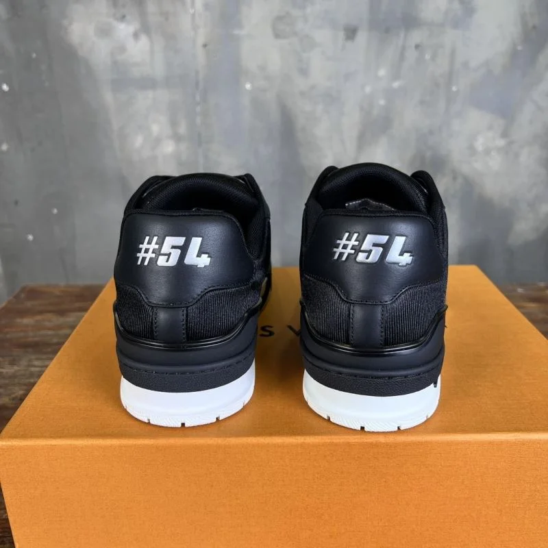 Popular Louis Vuitton Trainer Sneaker 30374