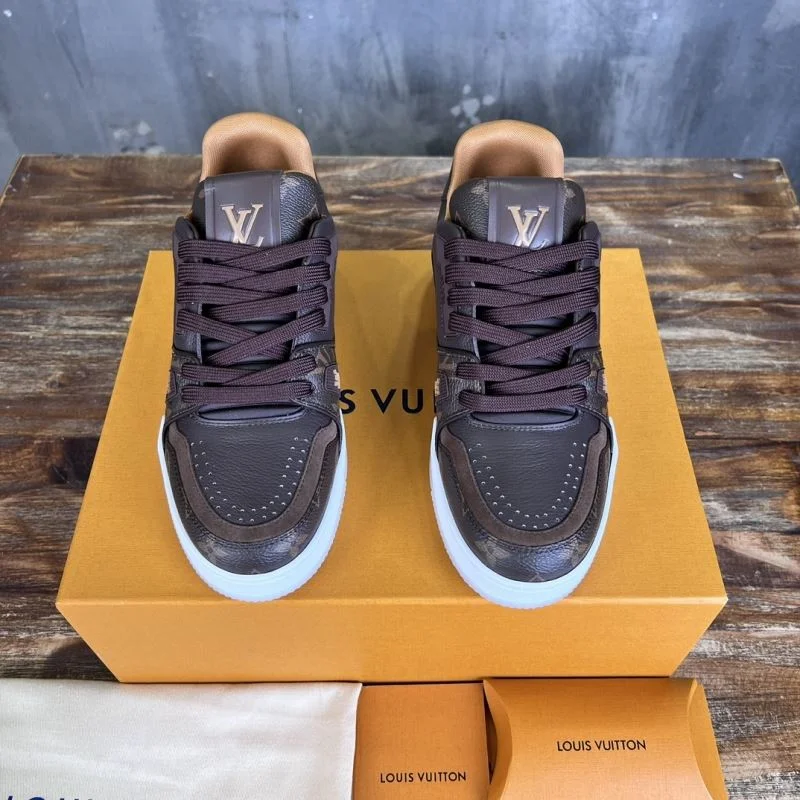 Louis Vuitton Trainer Sneaker Cozy 30371