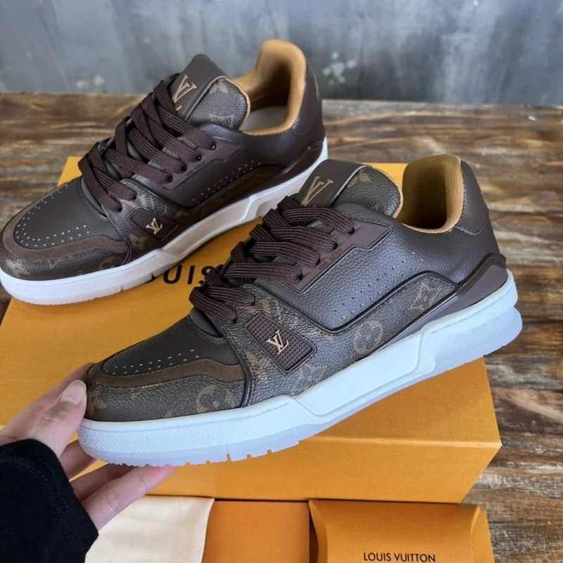 Louis Vuitton Trainer Sneaker Cozy 30371