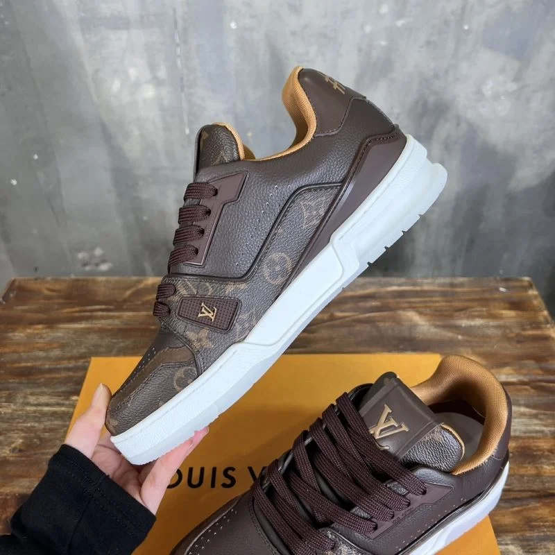 Louis Vuitton Trainer Sneaker Cozy 30371