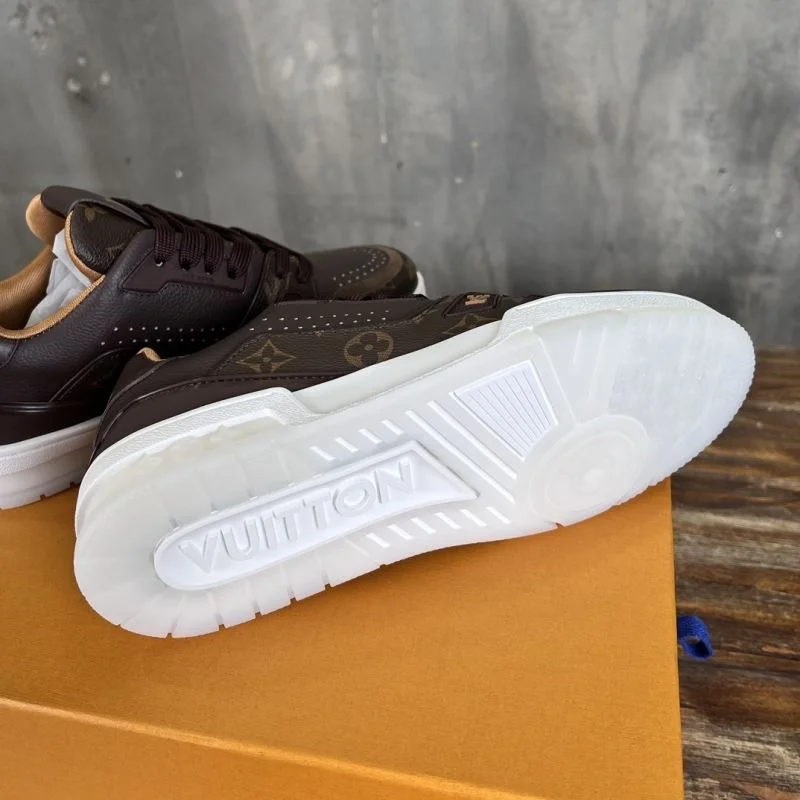 Louis Vuitton Trainer Sneaker Cozy 30371