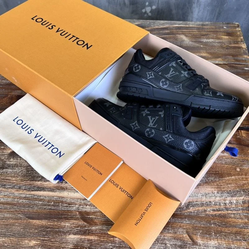 Louis Vuitton Trainer Sneaker Functional 30378