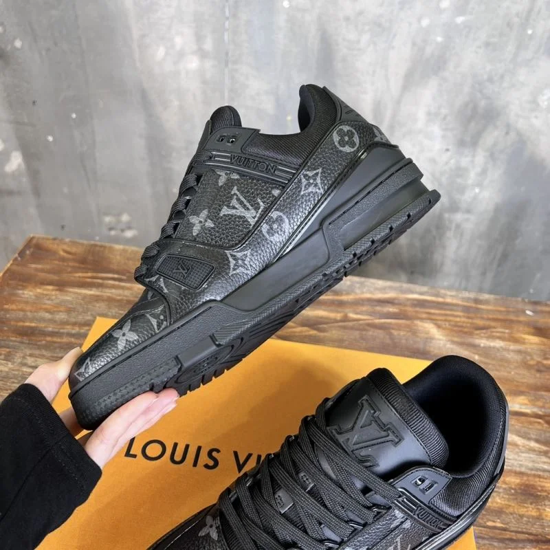 Louis Vuitton Trainer Sneaker Functional 30378